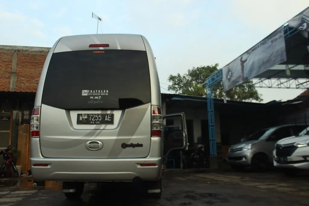Sewa Elf Malang